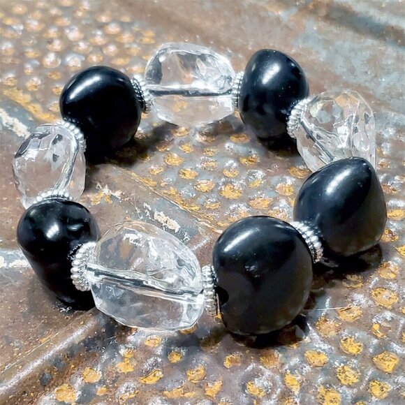 Bold Chunky Faceted Clear Lucite and Nugget Black Kukui Nut Stretch Bracelet - Picture 5 of 7